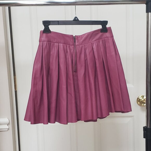 Alice + Olivia Delicate Soft Lamb Skin Mini Skirt - Picture 6 of 8